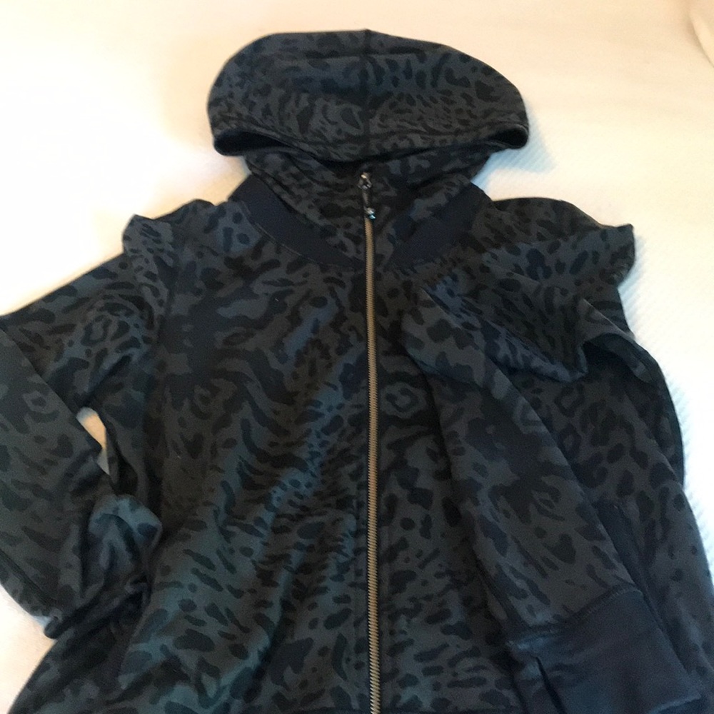 Lululemon leopard print sweatshirt